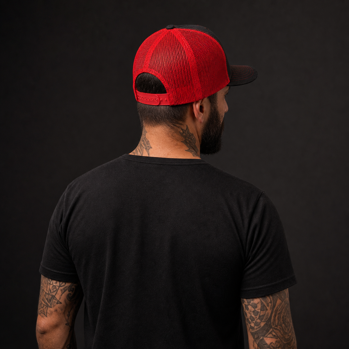 Boné Trucker Wolf Skull — modelo, verso